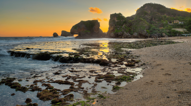 Destinasi Pantai Jogja Paling Ramai Pengunjung Saat Ini