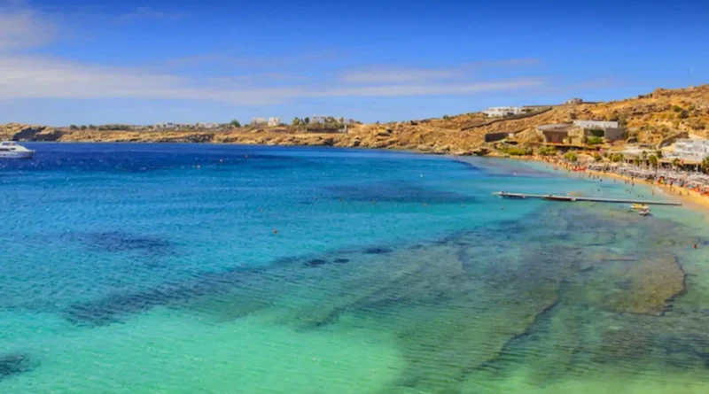 Menjelajahi Pesona Pantai Mykonos