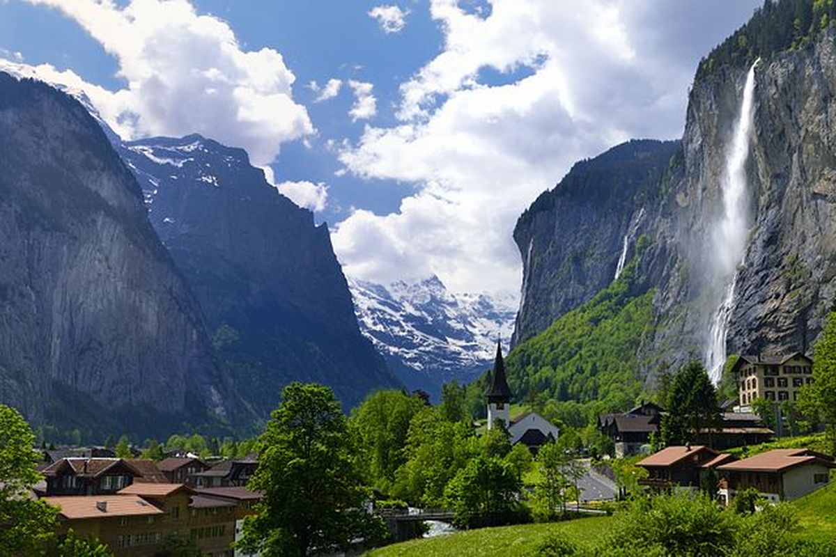 Intip Lauterbrunnen, Lembah Indah Tempat El Lamar Syifa Intip Lauterbrunnen, Lembah Indah Tempat El Lamar Syifa