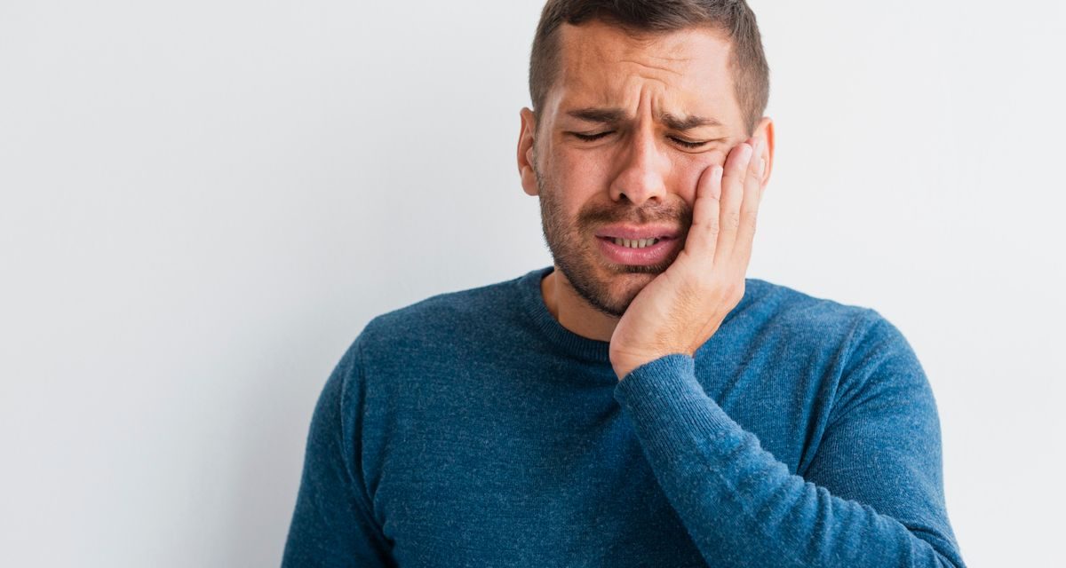 Solusi Medis Untuk Gigi Goyang Dan Simak Penyebabnya