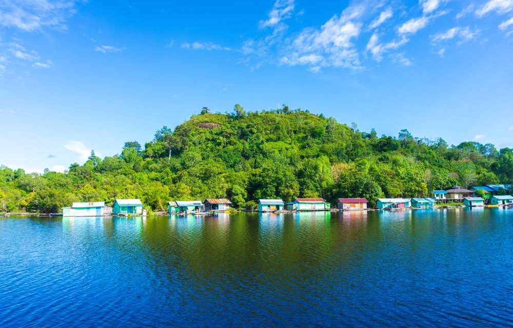 Danau Sentarum, Unik Menjadi Hutan Terendam Di Saat Hujan