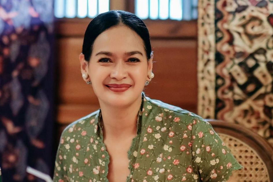 Donna Harun, Aktris Senior Tetap Memesona dan Berkarakter Kuat