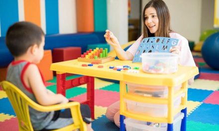 Terapis Okupasi Memberikan Berbagai Manfaat Bagi Fisik & Mental