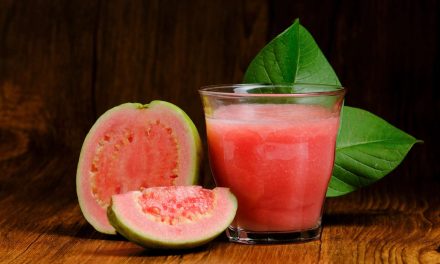 Guava Merah, Buah Lokal Dengan Khasiat Untuk Kesehatan