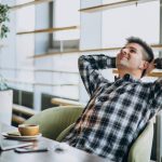 Relaksasi Dapat Mengurangi Stres Di Tempat Kerja, Ini Tipsnya