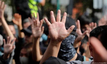 Bijak Dalam Demokrasi Sangat Penting Untuk Generasi Muda