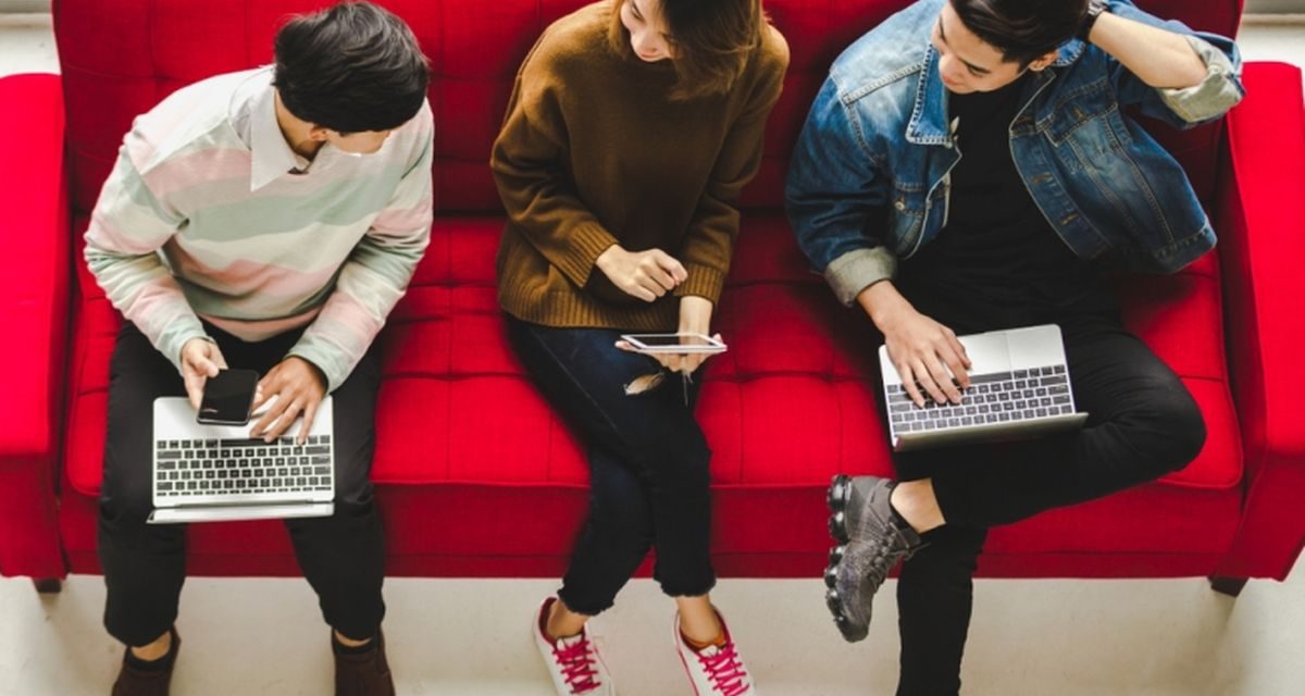 Bimbingan Minat Dan Hasrat Remaja, Adaptasi Di Abad Digital