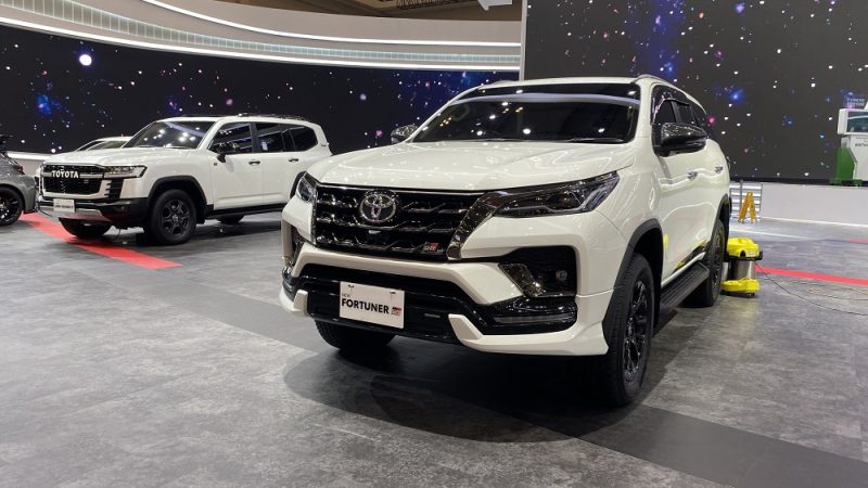 Mobil Fortuner
